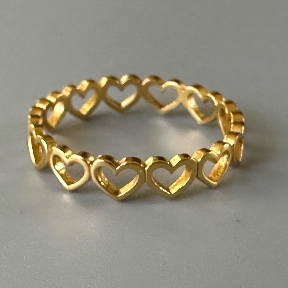 14k Gold Simple Eternity Heart Ring - Picture 13 of 13